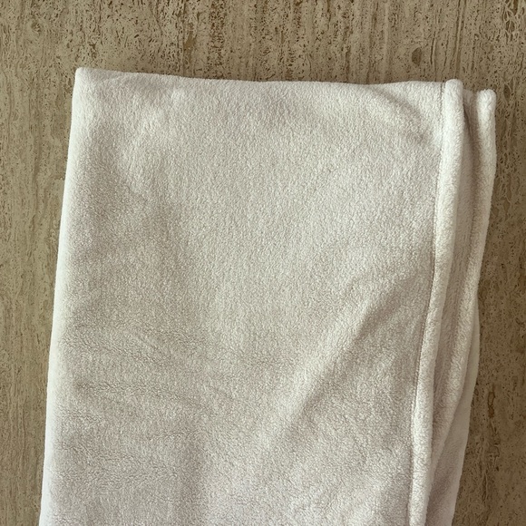 Calvin Klein Blanket - Picture 1 of 13